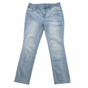 Chico's So Slimming Girlfriend Straight Leg Jeans Size 6 Short